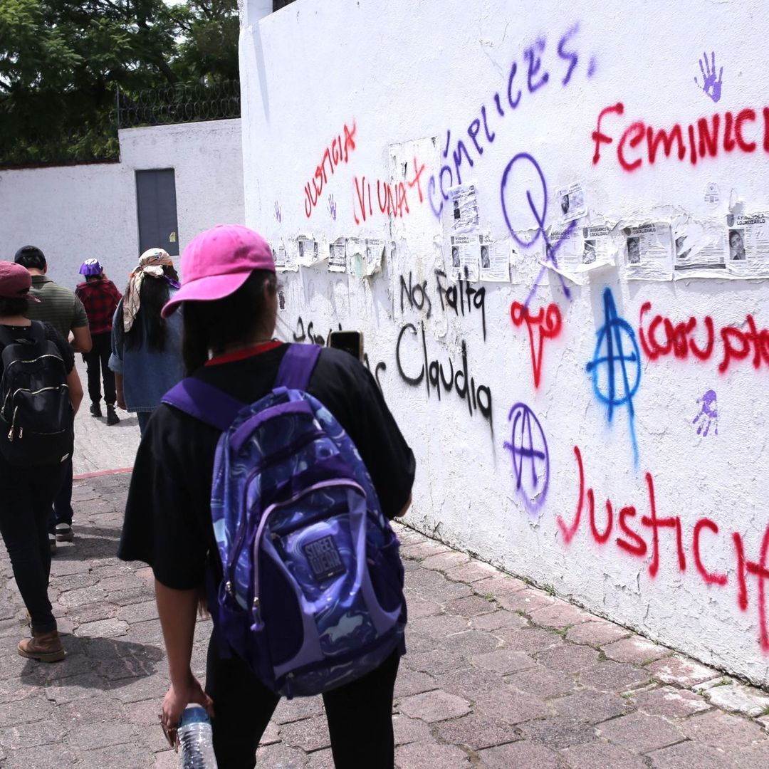 Estudiantes de la UAEM Morelos hacen pintas